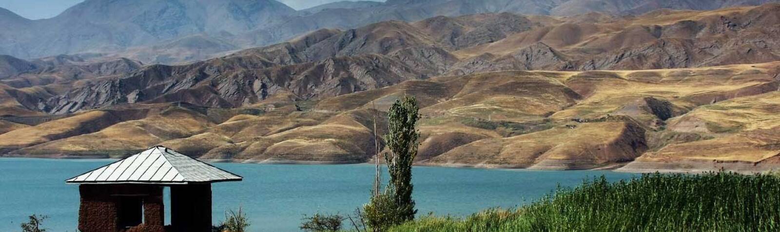 Lago-presa de Taleghan